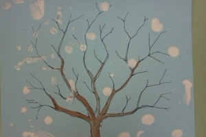 Рисование ватными палочками "Зимнее дерево"